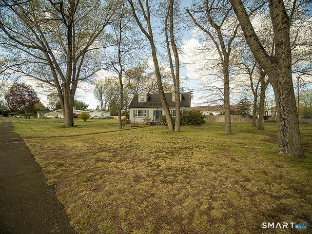 18 Kimberly Cir, North Haven, CT 06473