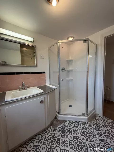 Bath - 300 Mansfield Ave, Willimantic, CT 06226 photo 2 of 3