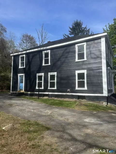 2 Mediterranean Ln, Norwich, CT 06360