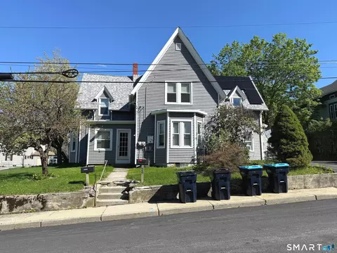 29 Florence St, Putnam, CT 06260