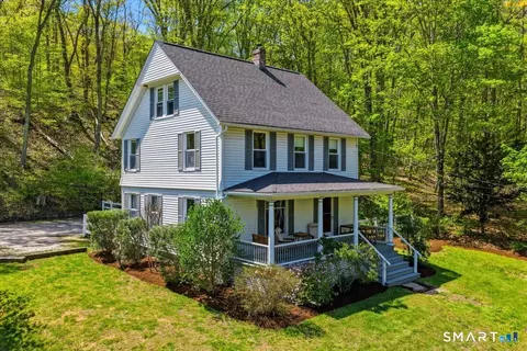 177 Union St, Deep River, CT 06417