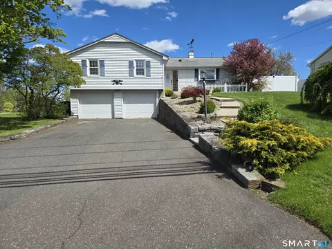 748 Maple St, Rocky Hill, CT 06067