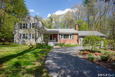 21 Woodland Dr, Canton, CT 06019