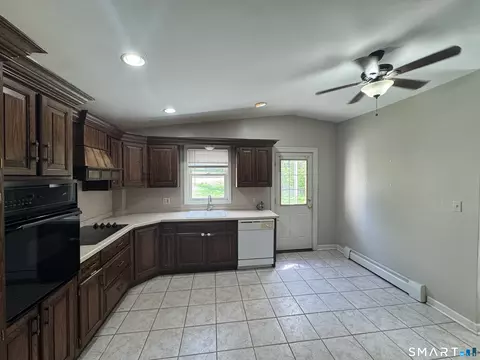 2192 Waterbury Rd, Cheshire, CT 06410