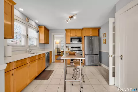 Kitchen - 44 Beverly Rd, Wethersfield, CT 06109 photo 2 of 3