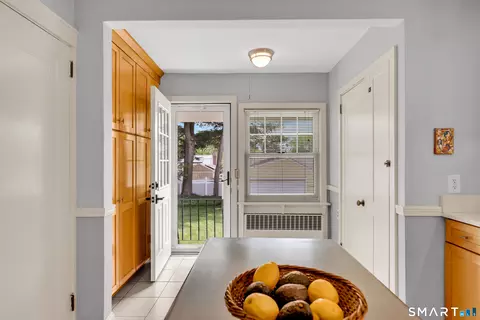 Entry Way - 44 Beverly Rd, Wethersfield, CT 06109 photo 1 of 2