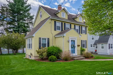 Exterior - 44 Beverly Rd, Wethersfield, CT 06109 photo 4 of 7