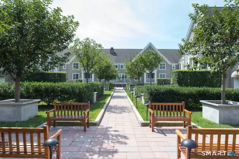 77 Havemeyer Ln #211, Stamford, CT 06902