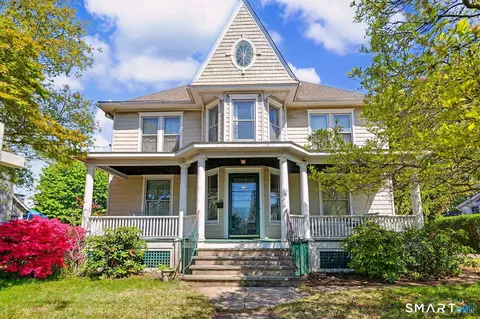 8 Myrtle St, Norwalk, CT 06855