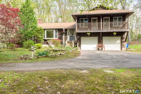 107 Bamforth Rd, Vernon, CT 06066