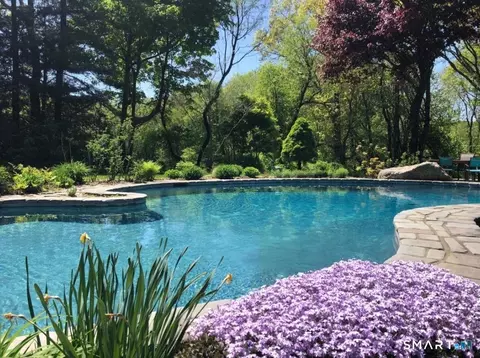 12 Mauweehoo Hl, Sherman, CT 06784