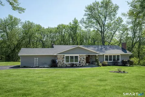 9 Delno Dr, Danbury, CT 06811