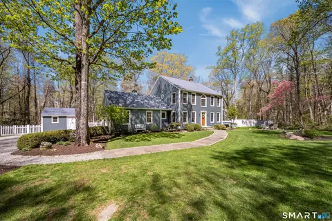 54 Bar Gate Trl, Killingworth, CT 06419