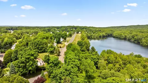 527 Lake St, Manchester, CT 06042