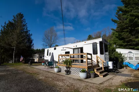 69 Meadowside Rd, Woodstock, CT 06281