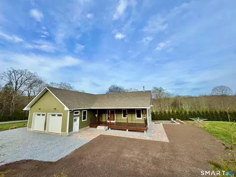 6 Clark Gates Rd, Moodus, CT 06469