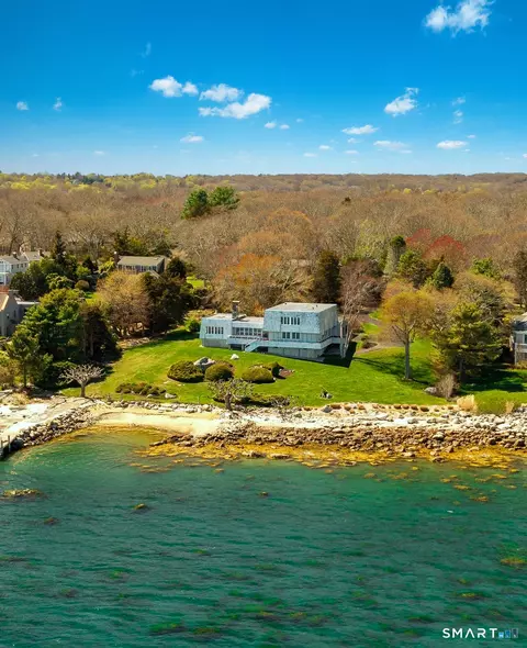 39 Chippechaug Trl, Stonington, CT 06378