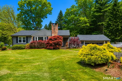 13 Jackson St, Avon, CT 06001