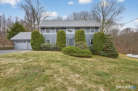 15 Farm Brook Ct, Hamden, CT 06514