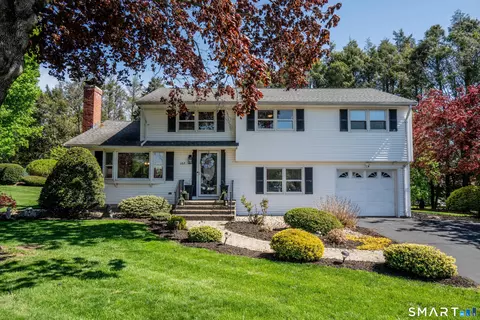 107 Knollwood Rd, Rocky Hill, CT 06067