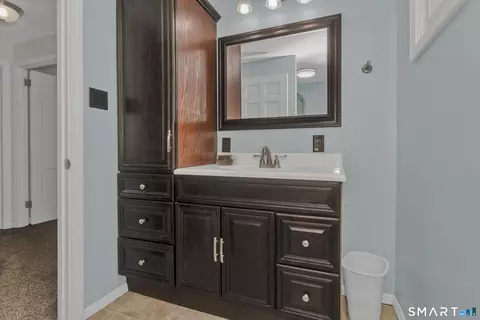 Bath - 10 Cliffmount Dr, Bloomfield, CT 06002 photo 5 of 6