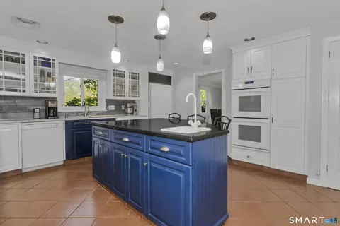 Kitchen - 10 Cliffmount Dr, Bloomfield, CT 06002 photo 3 of 5