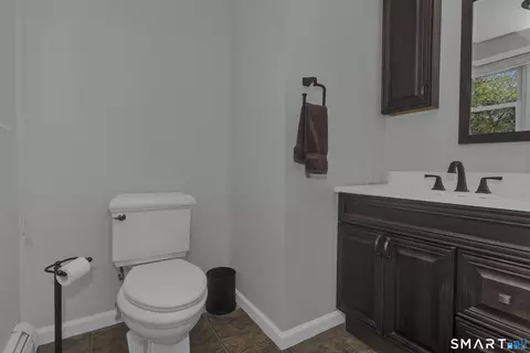 Bath - 10 Cliffmount Dr, Bloomfield, CT 06002 photo 2 of 6