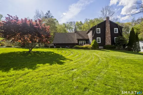 Exterior - 10 Cliffmount Dr, Bloomfield, CT 06002 photo 6 of 6