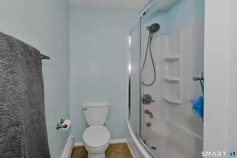 Bath - 10 Cliffmount Dr, Bloomfield, CT 06002 photo 4 of 6