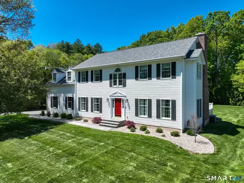 6 Sycamore Hills Rd, Avon, CT 06001