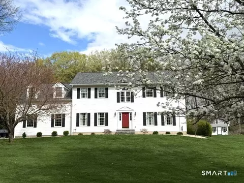 6 Sycamore Hills Rd, Avon, CT 06001
