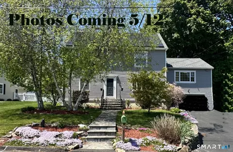 7 Merrill Rd, Trumbull, CT 06611