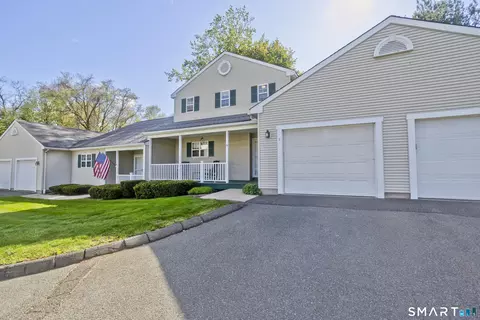 Exterior - 8 Dibble Hollow Ln #8, Windsor Locks, CT 06096 photo 5 of 5