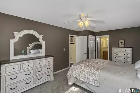 Bedroom - 8 Dibble Hollow Ln #8, Windsor Locks, CT 06096 photo 2 of 5