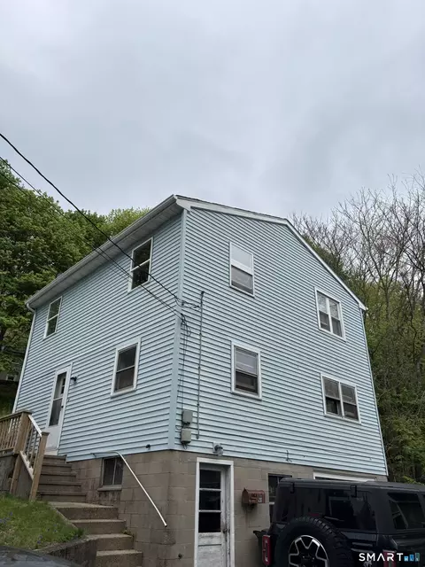20 Whitaker Ave, Norwich, CT 06360