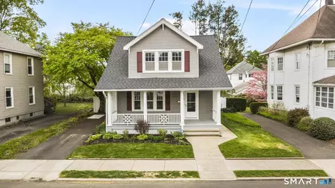 36 Quentin St, Hamden, CT 06517