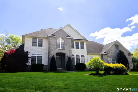 12 Copper Beech Dr, Middletown, CT 06457