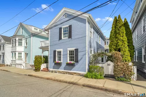 10 Trumbull St, Stonington, CT 06378