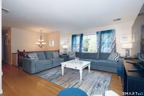 Living - 6 Hillside Ct, Brookfield, CT 06804 photo 3 of 4