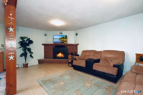 Living - 6 Hillside Ct, Brookfield, CT 06804 photo 4 of 4