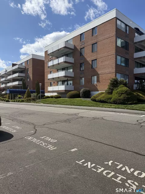 50 Birdseye St #202, Stratford, CT 06615