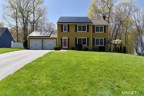 31 N Maple St, East Hampton, CT 06424