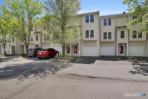380 Hitchcock Rd #168, Waterbury, CT 06705