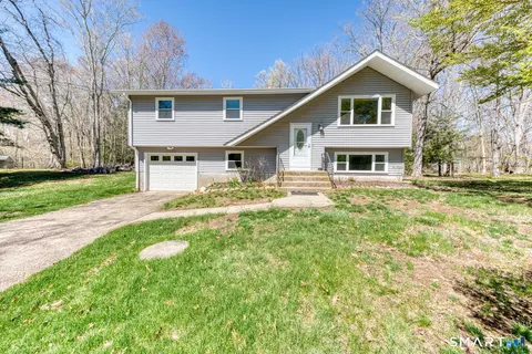 371 Warrenville Rd, Mansfield, CT 06250
