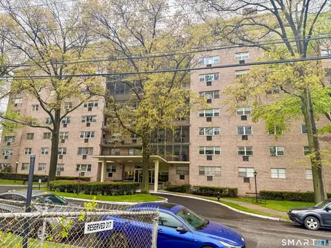 25 Cartright St #7E, Bridgeport, CT 06604