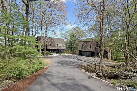 12 Hillcrest Ct, Ridgefield, CT 06877