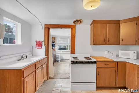 Kitchen - 67 Blakeman Rd, Madison, CT 06443 photo 1 of 1