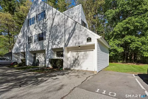 65 Perry St #111, Putnam, CT 06260