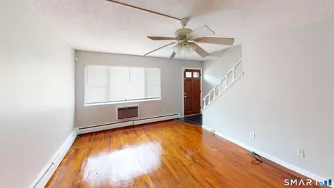 Living - 158 High Path Rd #158, Windsor, CT 06095 photo 1 of 2
