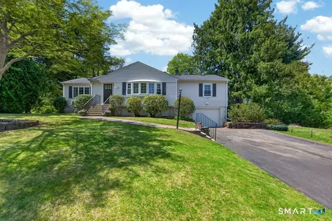 181 Crescent Cir, Cheshire, CT 06410